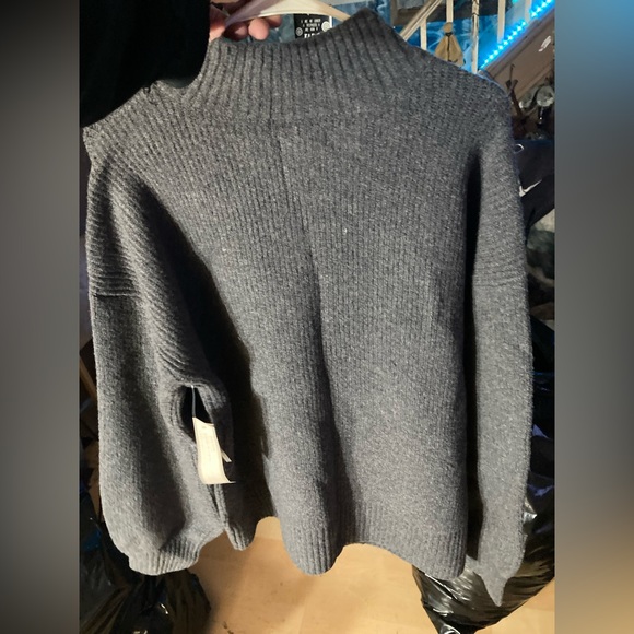 Good threads xl sweater - Picture 2 of 3